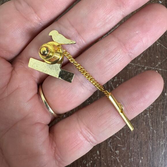 Vintage Everett, Washington Sea Gull VINTAGE gold tone Tie Clip Pin - Picture 3 of 4